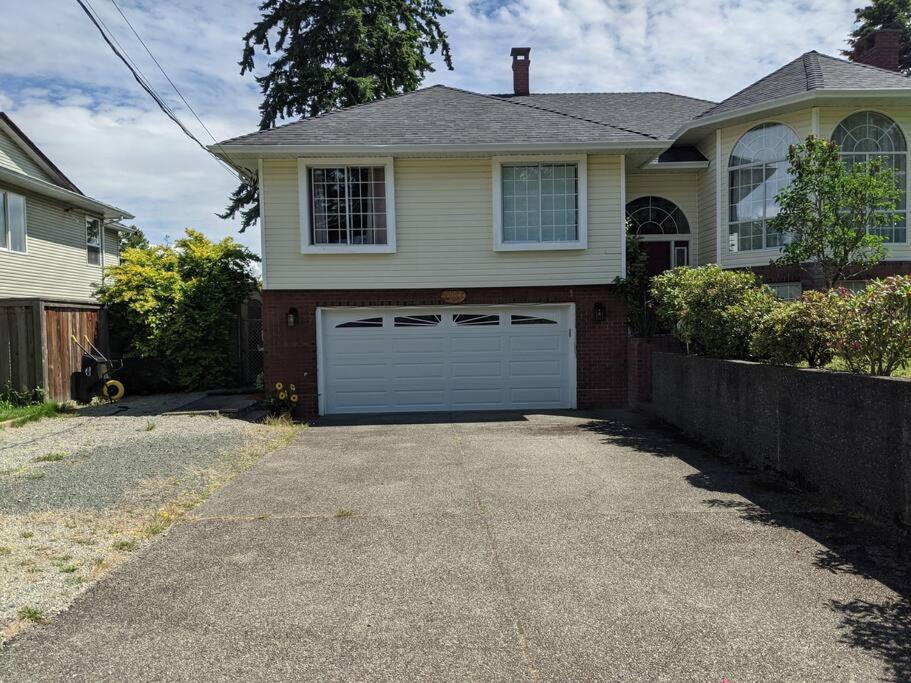 Bright Modern 1Br Suite In Sooke Village Core Eksteriør billede